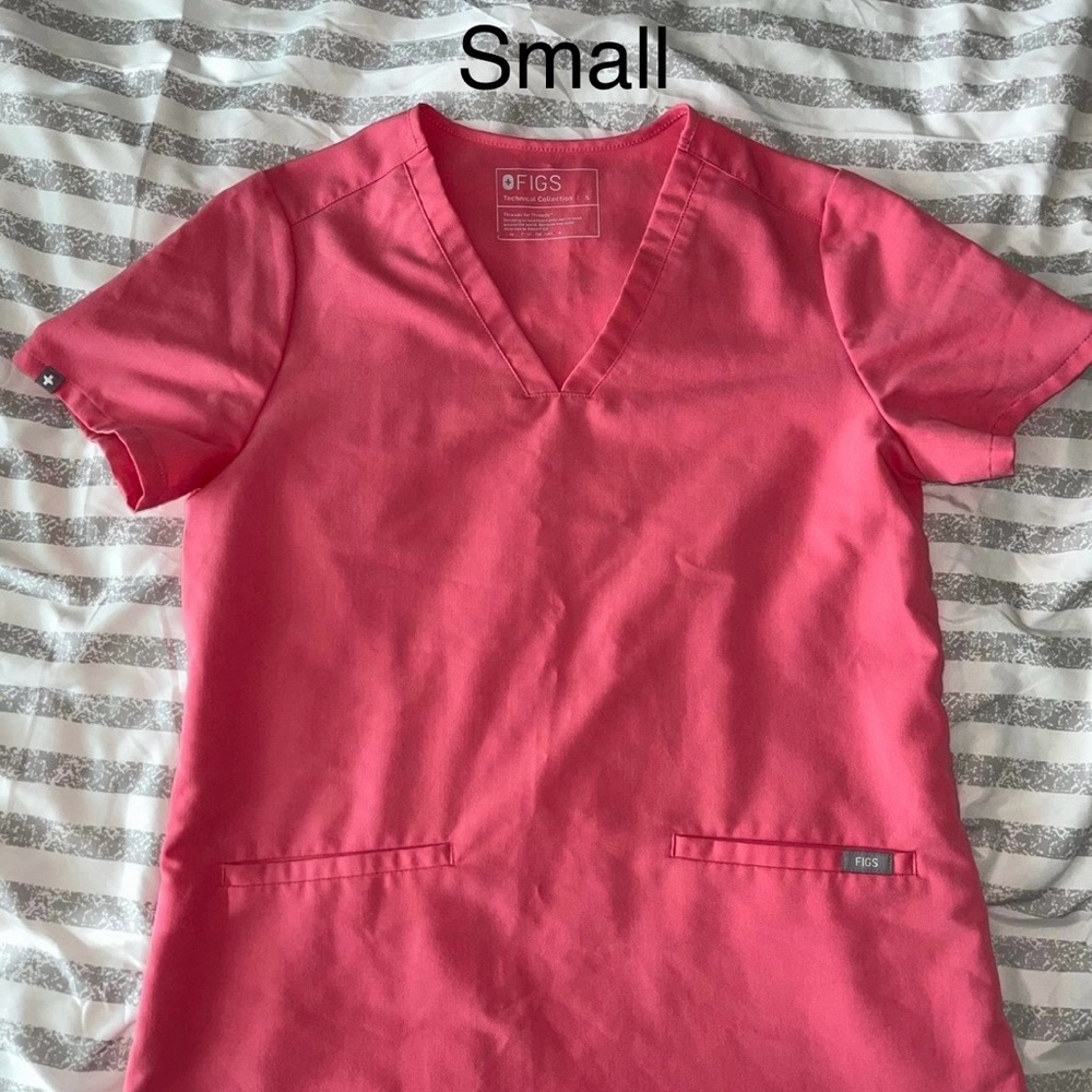 🩷 Figs Neon Pink Casma scrub top 🩷